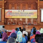 Wakil Bupati Noor Nahar Hussein saat sambutan dalam sosialisasi Program BSPS di Pendopo Krido Manunggal. foto: GUNAWAN WIHANDONO/ BANGSAONLINE