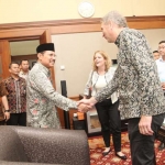 Sekdaprov Jatim saat menerima kujungan Duta Besar Belanda Rob Swartbol di kantor Gubernur Jawa Timur Jalan Pahlawan No. 110 Surabaya, Kamis (28/6) siang.