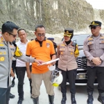 AKBP Hendro Sukmono saat melakukan olah TKP. (Ist)