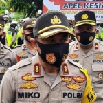 Kapolres Kediri Kota AKBP Miko Indrayana, saat memberi keterangan kepada wartawan. foto: MUJI HARJITA/ BANGSAONLINE