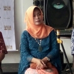 Lurah Songgokerto, Dian Saraswati.