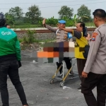 Salah satu korban saat akan dievakuasi ke Rumah Sakit
