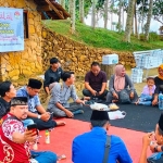 PIJP saat menggelar halal bihalal di wisata Puncak Ratu Pamekasan. 