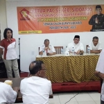 DIALOG: Bambang Haryo (berkopyah) saat silaturrahim dengan para Ketua PAC Gerindra se-Sidoarjo, Minggu (1/12) malam. foto: ist