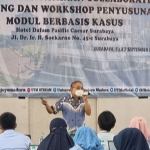 Wakil Rektor I UTM, Deni Setya Bagus Yuherawan,  saat memberi sambutan di Pelatihan Pengajaran Collaborative Learning dan Workshop Penyusunan Modul Berbasiskan Kasus.