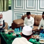 Suasana hangat pertemuan DPC PKB Mojokerto dengan Kiai Asep dan Gus Barra di Guest House Universitas Abdul Chalim