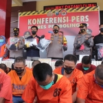 Kapolres Probolnggo  AKBP Teuku Arsya Khadafi saat merilis 38 pelaku kejahatan.