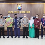 Kapolres Gresik AKBP Azis saat mendampingi Tim Puslitbang Mabes Polri. foto: SYUHUD/BANGSAONLINE