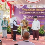 Paguyuban Sinar Mas bersama Pemprov Jatim saat mewakafkan 1000 Al-Quran di Kabupaten Sumenep.