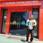 Harsila saat berada di kantor Kejari Kabupaten Pasuruan