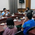 Suasana hearing DPRD Jombang dengan manajemen Borobudur, Jumat (23/12).
foto: RONY S/ BANGSAONLINE