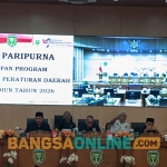 Rapat paripurna yang berlangsung di Gedung DPRD Kota Madiun. Foto: HENDRO SUHARTONO/BANGSAONLINE