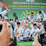 Pasangan AMIN atau akronim dari Anies Baswedan dan Muhaimin Iskandar saat berada di Pondok Pesantren Nurul Yaqin Gunung Sari, Desa Badung, Kecamatan Proppo, Pamekasan.