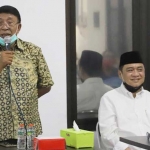 KONSOLIDASI: Ketua Tim Pemenangan Kelana Aprilianto-Dwi Astutik, Haji Masnuh (kiri) bersama Cabup Kelana Aprilianto. foto: ist.