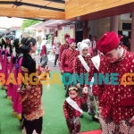  Bupati Kediri Hanindito Himawan Pramana saat mengikuti prosesi Hari Jadi Kabupaten Kediri. Foto: Muji Harjita/BANGSAONLINE