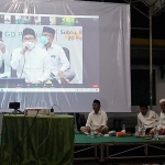 Ketua DPC PKB Bangkalan KH. Mondir Rofii bersama pengurus DPAC, Perempuan Bangsa, dan Garda Bangsa saat mengikuti istighotsah secara virtual bersama DPW PKB Jawa Timur, Sabtu (20/2/2020).