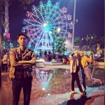 INSTAGRAMABLE: Wahana Bianglala di Alun-alun Lamongan juga cocok dijadikan ajang foto.