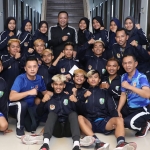 Para atlet saat foto bareng bersama Bupati Sampang dan Ketua KONI Sampang.