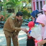 Wali Kota Probolinggo, Habib Hadi Zainal Abidin, saat megunjungi SLB Sinar Harapan 1.