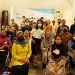 Para pelaku UMKM penyandang disabilitas di Surabaya saat mengikuti pelatihan yang digelar Pelindo Regional 3 dan Yayasan Menembus Batas.
