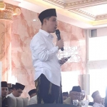 Gus Barra memberi sambutan di hadapan jemaah.