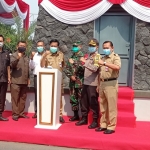 Bupati Sambari bersama pejabat Forkopimda dan perwakilan PJB ketika meresmikan Monumen Garling. foto: SYUHUD/ BANGSAONLINE