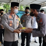 Ultah AKBP Rofiq Ripto Himawan bersama 41 anggota Polresta Mojokerto dirayakan dengan Ngaji Bareng Gus Ronny.