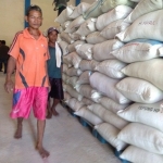 Gudang penyimpanan gabah di Pakah, Tuban.