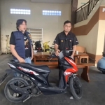 Barang bukti motor honda beat milik warga Sreseh