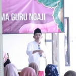 Bupati Jember saat menjawab keluhan warga.