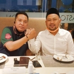 Eddy Santoso (kiri) bersama Gus Yani. (foto: ist.)