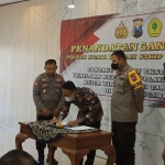 Penandatangan MoU antara Polres Ngawi dengan STKIP Modern, di ruangan Guyub Polres Ngawi, Selasa (8/11/2022).