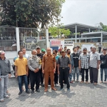 Saat Warga Gempol datangi perusahaan didampingi oleh Kepala Desa Akhmad Dwi Setiyono