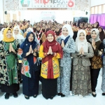 Ketua TP PKK Kota Pasuruan, Suryani Firdaus Adi Wibowo, saat menghadiri sosialisasi pengabdian masyarakat yang diselenggarakan oleh Ikatan Bidan Indonesia (IBI) Cabang Kota Pasuruan Ranting Purworejo.