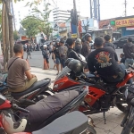 Kondisi Jalan Embong Malang Surabaya saat terjadi tawuran dua suku Indonesia Timur.