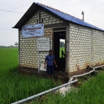 Saluran irigasi terpadu di Desa Sumurgung, Kecamatan Tuban yang dibangun dari program CSR PT. Semen Indonesia.