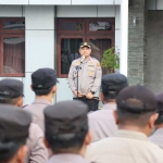 Kapolres Pamekasan AKBP Hendra Eko Triyulianto saat memberikan sambutan dan arahan di mapolres setempat.