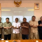 Wakil Bupati Pamekasan Sukriyanto bersama para anggota dewan saat melakukan koordinasi langsung dengan BPJS Kesehatan.