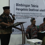 Suasana bimbingan teknis terhadap seluruh Pokdarwis di Pamekasan.