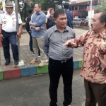 Anggota DPRD Kota Batu dari Komisi A, Komisi B, dan Komisi C saat sidak di area parkir Alun-alun Kota Batu, Senin (27/1).