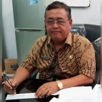 Kepala Sekolah SMKN 2 Pamekasan Budi Sulistyo saat ditemui di kantornya.