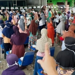 Warga Mojokerto secara gegap gempita mendukung Ikbar pada kampanye terakhir hari ini, Sabtu (5/12/2020). foto: rochmad aris/ bangsaonline.com