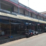 Pasar Legi Kota Blitar sebelum terbakar.
