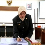 Bupati Kediri, dr. Hj. Haryanti Sutrisno.