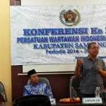 Ketua PWI Jatim Achmad Munir saat memberikan sambutan di konfrensi PWI Sampang. foto: BANGSAONLINE