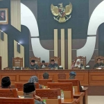 DPRD Kabupaten Pasuruan saat menggelar rapat paripurna.