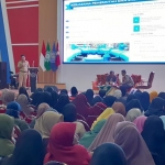 BAHAS SKEMA ALTERNATIF: Seminar tentang pembiayaan KPBU di kampus Umsida, Senin (30/12). foto: MUSTAIN/ BANGSAONLINE