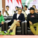 Menparekraf RI, Sandiaga Salahudin Uno saat ngopi bareng dengan Bupati Gresik, Fandi Akhmad Yani.