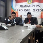Ketua DPRD Gresik, Fandi Akhmad Yani, saat memberikan keterangan terkait realokasi anggaran KPU, Rabu (1/4).