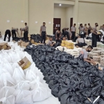 Ribuan paket sembako yang dihimpun oleh Polresta Sidoarjo siap didistribusikan.